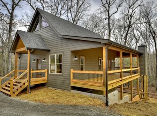 318 Lees Ride, Mccaysville, GA 30555