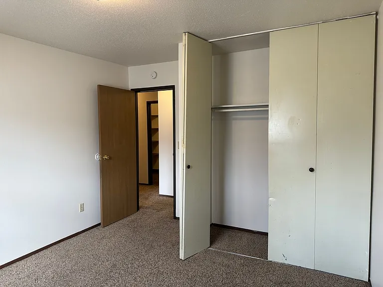 Silver Leaf Apartments — Photo 34