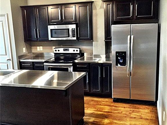2nd image of 506 23rd Ave APT 3