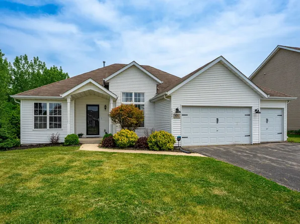 14045 Tallgrass Trl, Poplar Grove, IL 61065