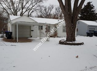 2429 SW Seabrook Ave, Topeka, KS 66614