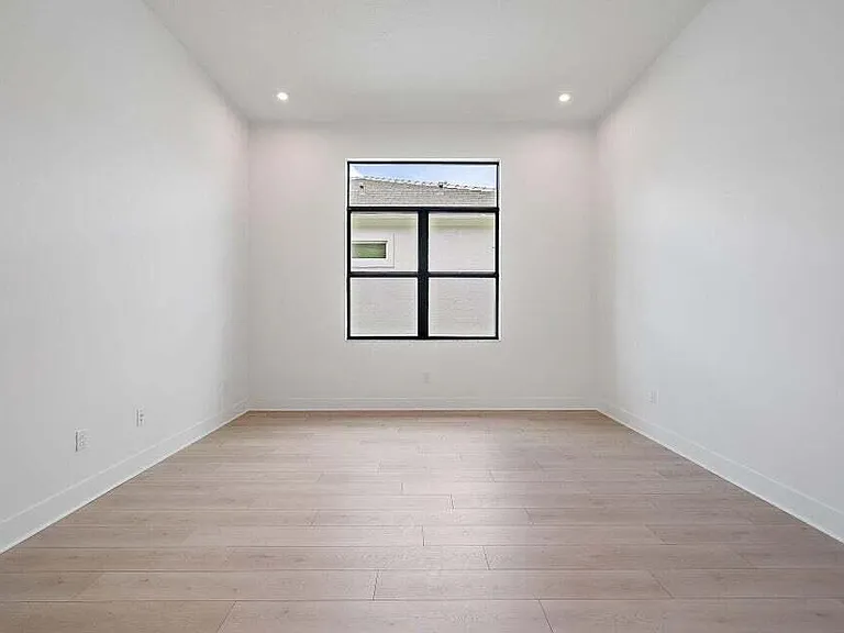 13613 Le Christine Dr — Photo 31