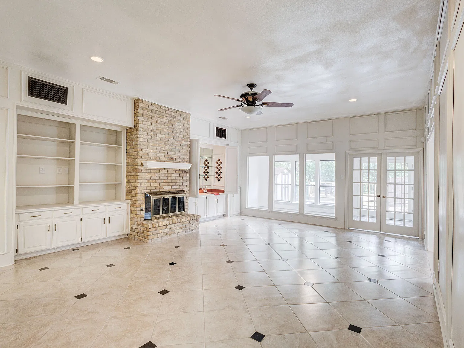 3 bed, 2260 sqft, $3,500 — Photo 4