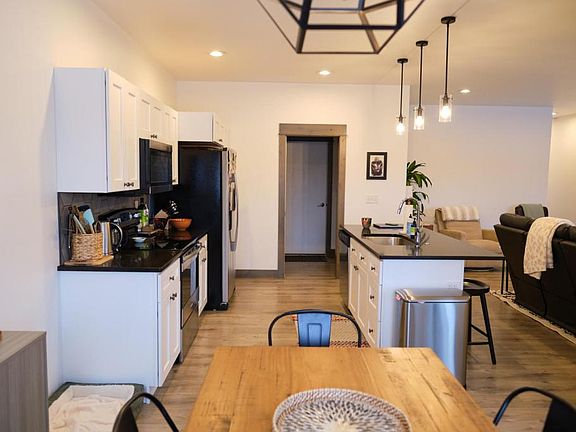 5th image of 1082 Cassandra Ln Unit A