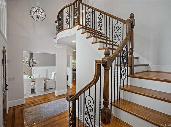4th image of 6704 Larrisa Ct