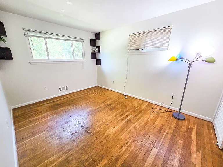305 Hillsboro Dr — Photo 20