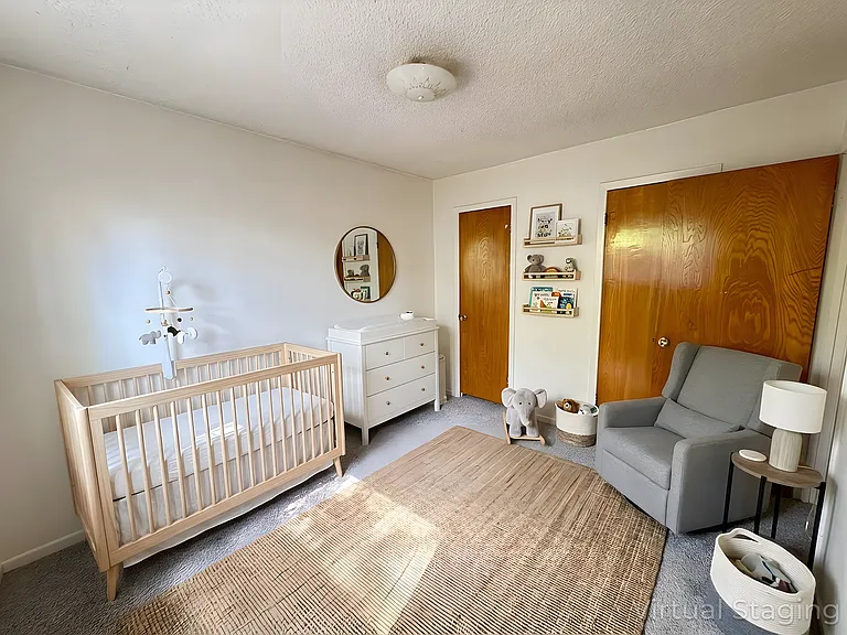 425 W Ave C — Photo 25