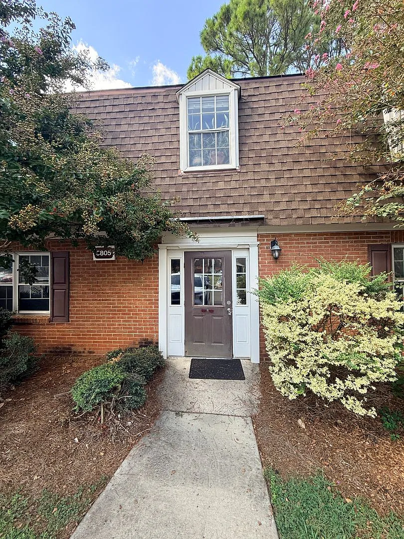 5805 Hunting Ridge Ln — Photo 2