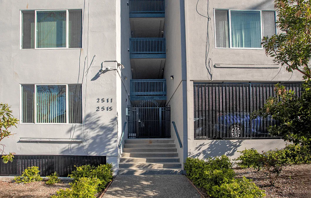 Parker House — Photo 2