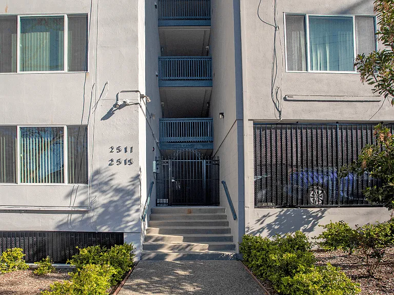 Parker House — Photo 2