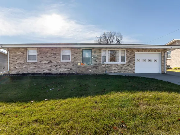 1290 Kane St, Dubuque, IA 52001