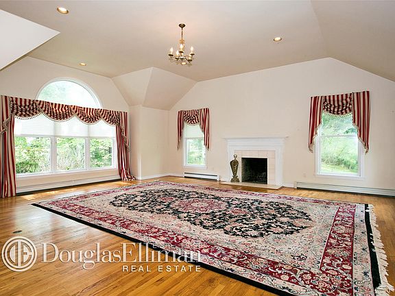 4th image of 3325 Wickham Ave