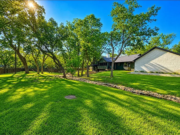 1 River Hills Dr — Photo 19