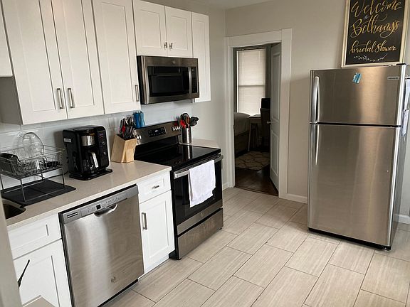 2nd image of 420 E 6th St #1