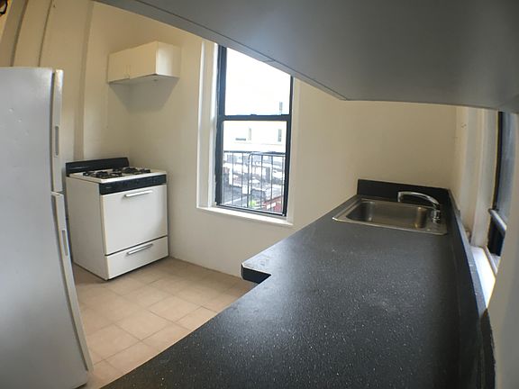 3rd image of 530 W 186th St APT 5E