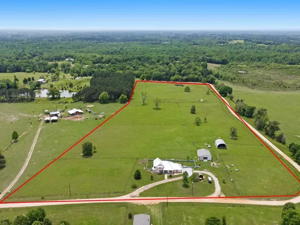 219 W Twin Creeks Trl, Troup, TX 75789