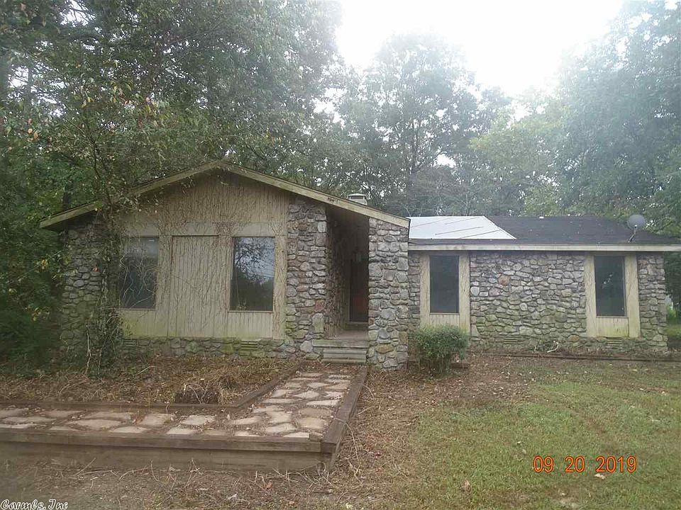 1st image of 17209 Macarthur Dr