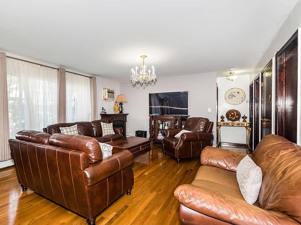 1st image of 861 Swinton Ave
