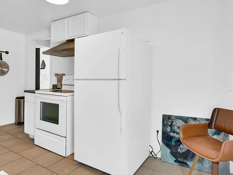 330 D St SW — Photo 7