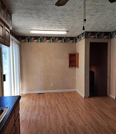 4th image of 3623 Holly Cir