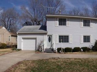 2208 NE Pursell Rd, Kansas City, MO 64118