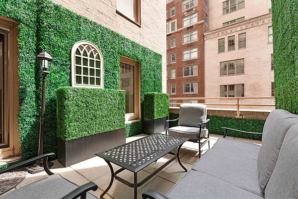 Rented by Compass | media 10