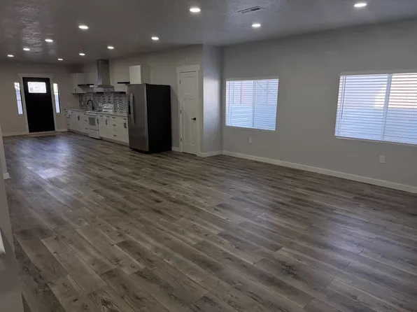 6416 W Newton Farm Dr, West Valley, UT 84128