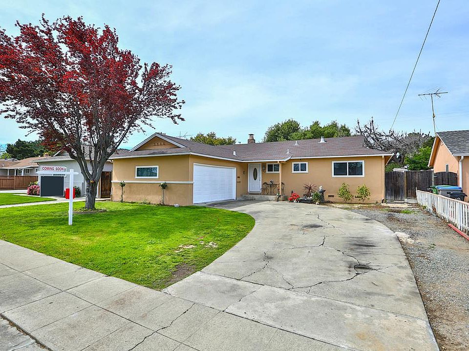 1st image of 633 Coakley Dr