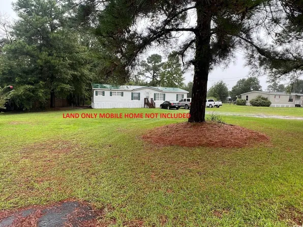 618 Robin St., Loris, SC 29569