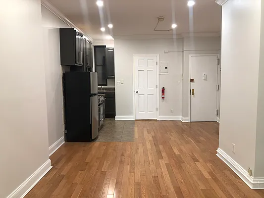 Rented by R New York | media 17