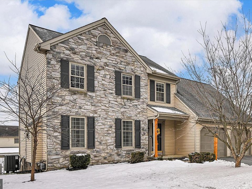 1st image of 312 Laurel Oak Ln
