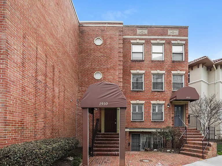 1910 T St NW #24 — Photo 15