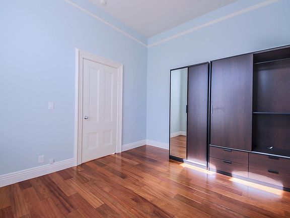 3rd image of 464 Hickory St