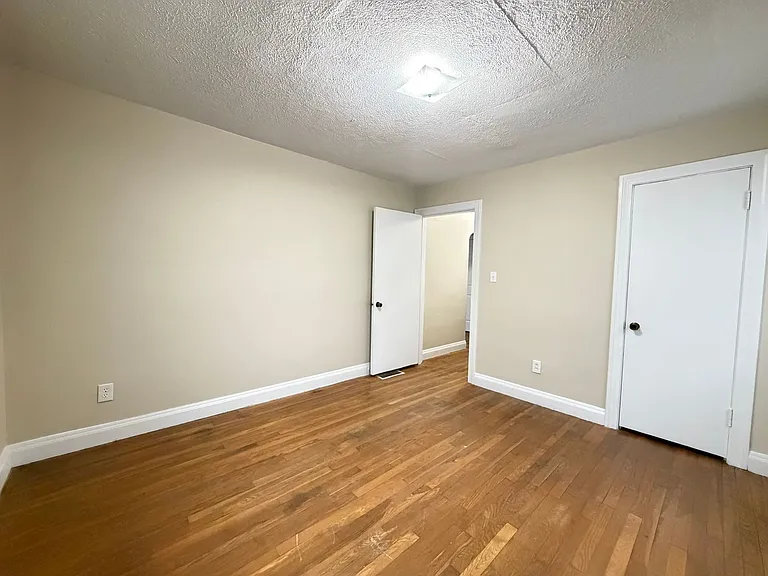 825 Parkway Dr — Photo 9