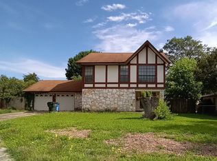 305 Fairfax Cir, Seguin, TX 78155