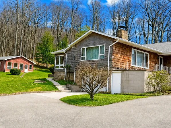 326 Keslar School Rd, Acme, PA 15610