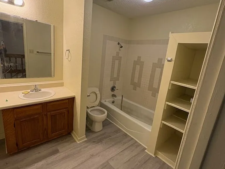 909 Bruce Way — Photo 10