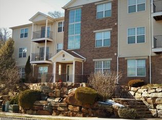 3 Mountainview Ct, Riverdale, NJ 07457