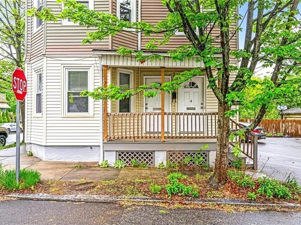2 Poplar St #1, Providence, RI 02906