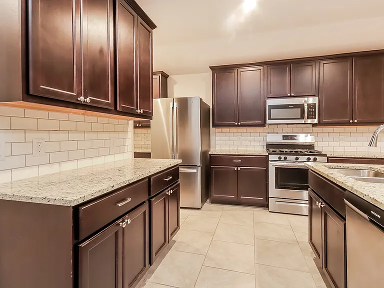 407 Ashley Falls Ln — Photo 9