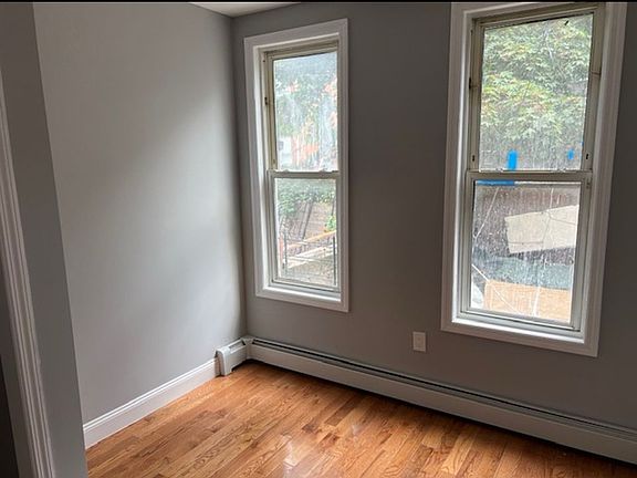 5th image of 958 E 225th St #2A