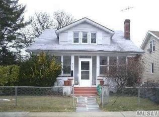 1606 Hewlett Ave, Hewlett, NY 11557