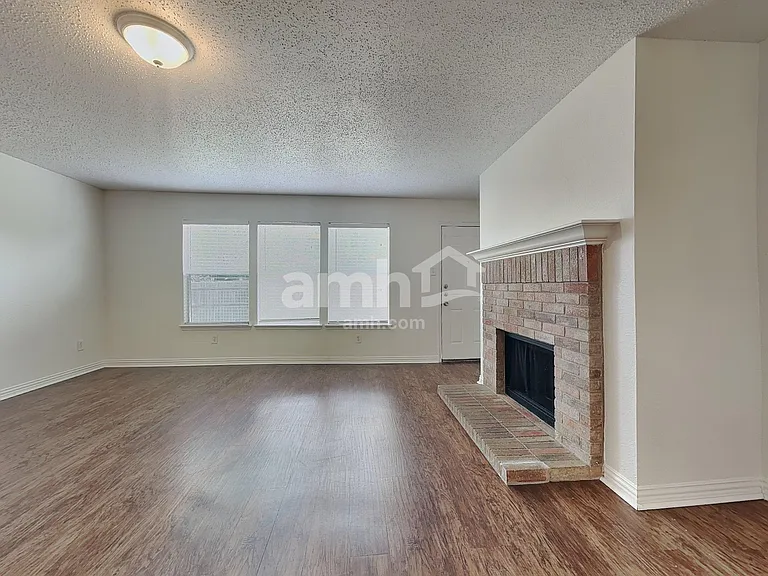 4405 Statesman Ln — Photo 8