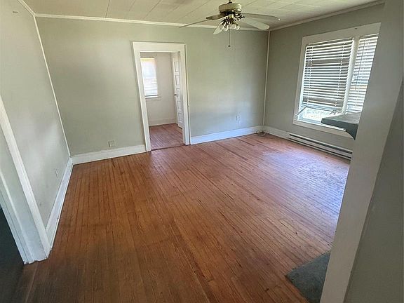 4th image of 1646 Woodlawn Ave