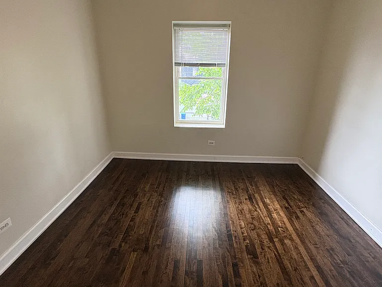 1541 S Central Park Ave #2A — Photo 5