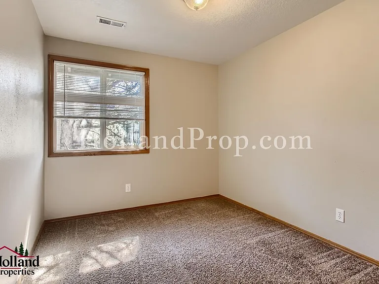15470 SW Donna Ct — Photo 10