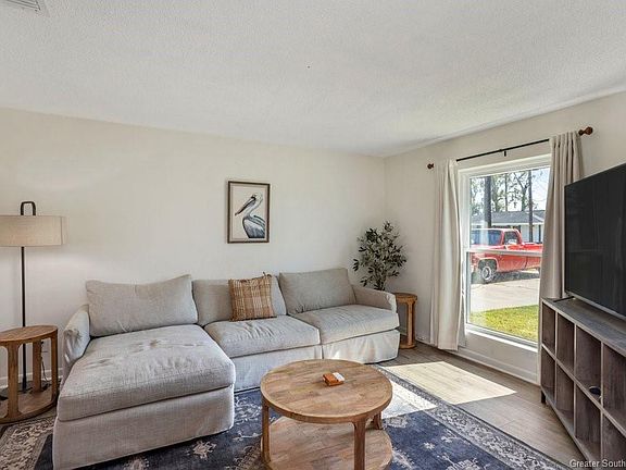 5th image of 2417 Saint Francis St