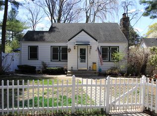 23 Johnson St, Lake Peekskill, NY 10537