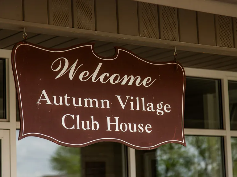 Autumn Place — Photo 2