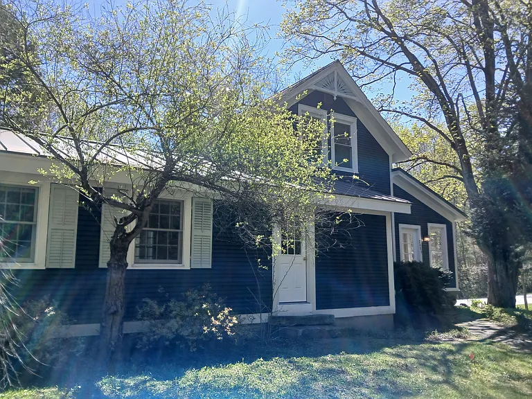 2089 W Creek Rd — Photo 1